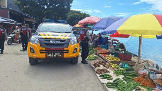 Cegah Kamtibmas, Sat Samapta Polres Banggai Patroli Dialogis di Pasar Simpong