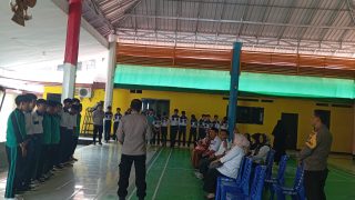 Kapolsek Damaikan Tawuran Antara Pelajar SMPN di Luwuk