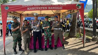 Atasi Kemacetan, Satlantas Polres Banggai Berlakukan Jalur Satu Arah di Arena Popda, Jalan A. Yani Luwuk.