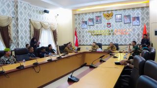 Bupati Banggai Amiruddin Tamoreka Pimpin Rakor Persiapan Pilkada Serentak 2024