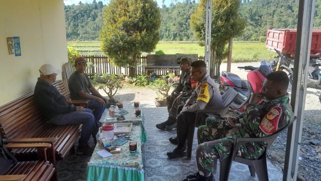 Polisi Mediasi Warga Blokir Jalan Rusak di Desa Bantayan. Dinas PUPR Banggai Turun Tangan.