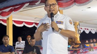 Pantun Politis Amirudin Tamoreka Di Kintom, Disambut Yel-yel Lanjutkan Para pendukung.