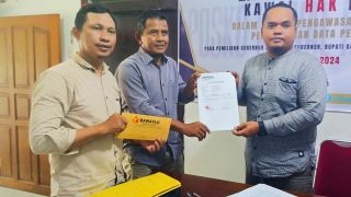 Dua Akun Medsos Menyerang Pribadi Paslon AT-FM, Resmi Dilaporkan Ke Bawaslu Banggai Oleh Tim Hukum Relawan AT-FM.