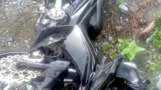 Kecelakaan Tragis di Pagimana, Motor Tabrak Pembatas Jalan.