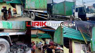 Gagal Menanjak, Truk Tronton Tabrak Rumah Warga di Banggai